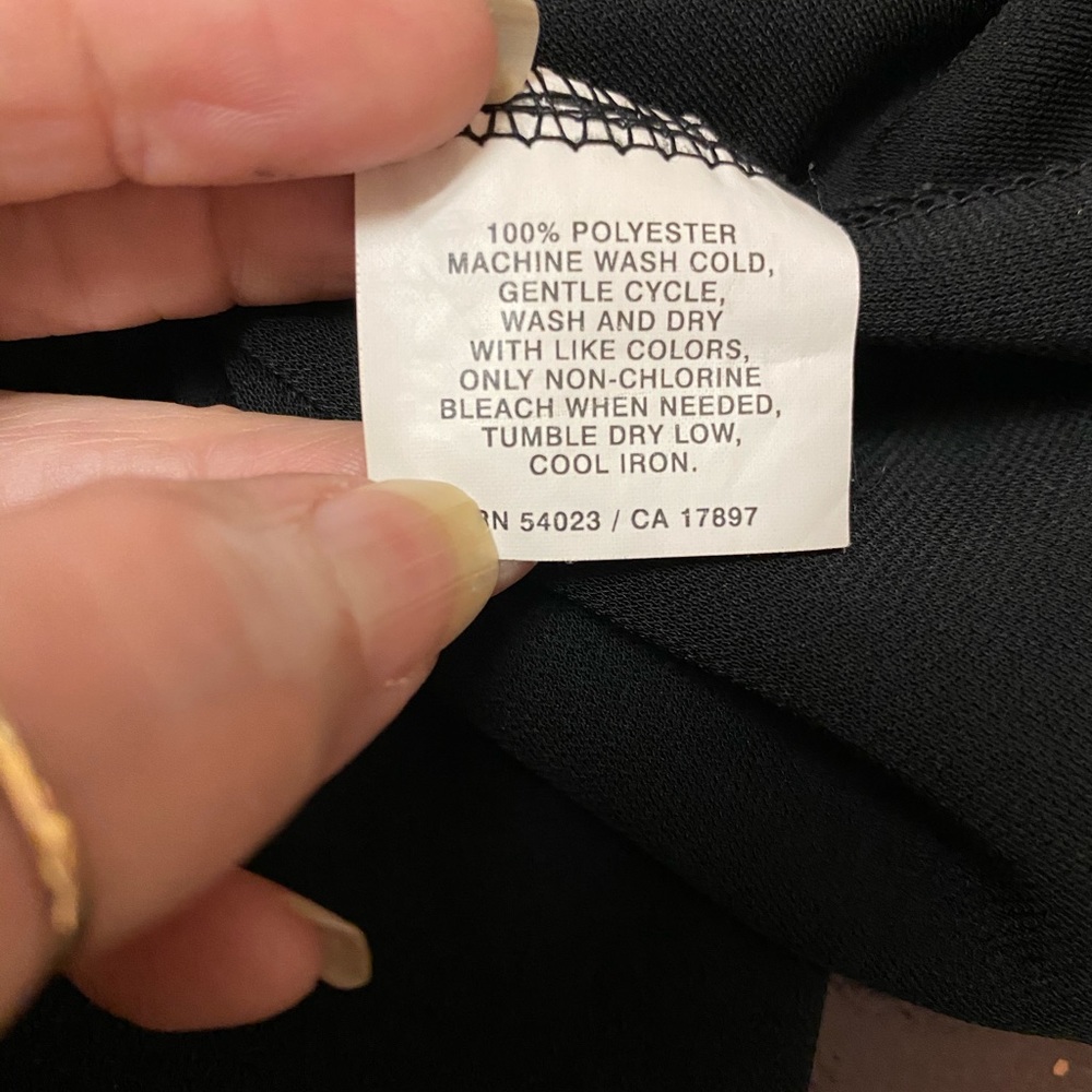 Old navy faux wrap dress. Cute and comfortable - Picture 4 of 4